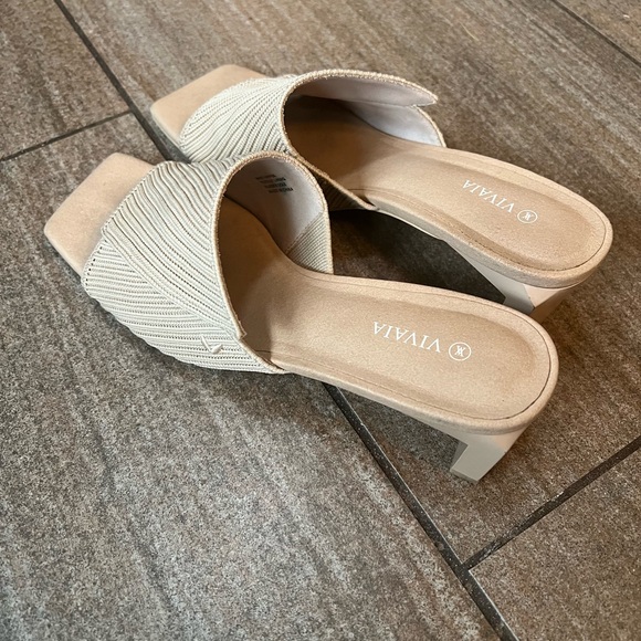 Square-Toe Slides - Picture 7 of 9